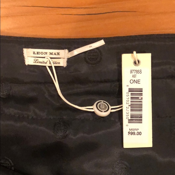 Max Studio Dresses & Skirts - Leon Max limited edition black skirt, sz 2